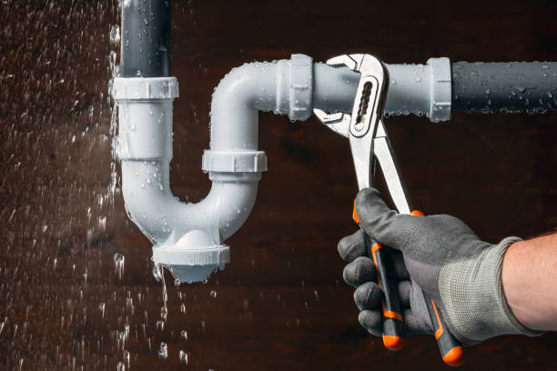 Professional Emergency Plumber technician working in Ixonia, WI